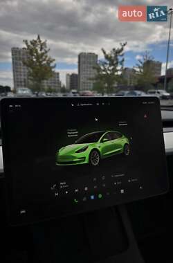 Седан Tesla Model 3 2022 в 