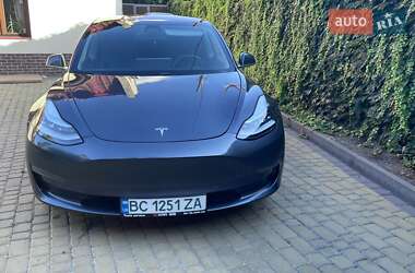 Седан Tesla Model 3 2019 в Львове