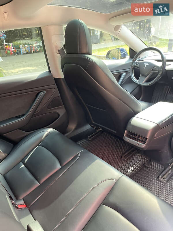 Седан Tesla Model 3 2018 в Чернівцях фото 6 Седан Tesla Model 3 2018 в Чернівцях