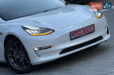 Седан Tesla Model 3 2020 в 