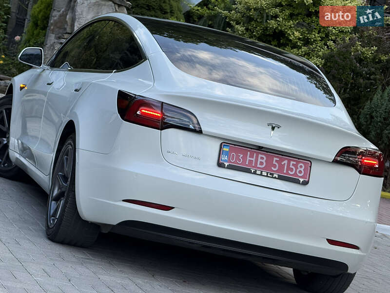 Седан Tesla Model 3 2020 в Дрогобыче