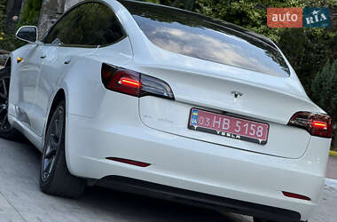 Седан Tesla Model 3 2020 в 