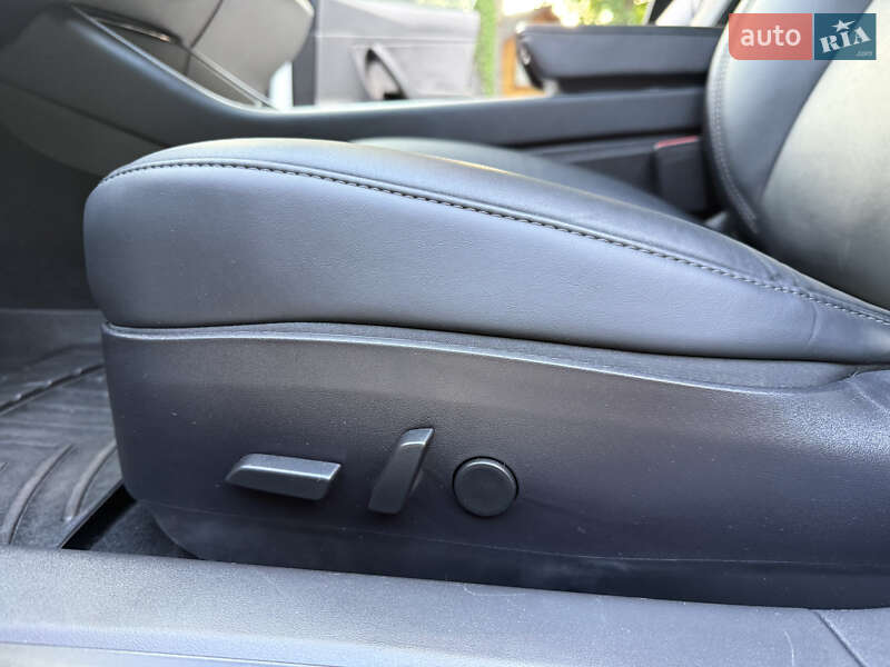 Седан Tesla Model 3 2020 в Дрогобыче