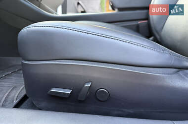 Седан Tesla Model 3 2020 в 