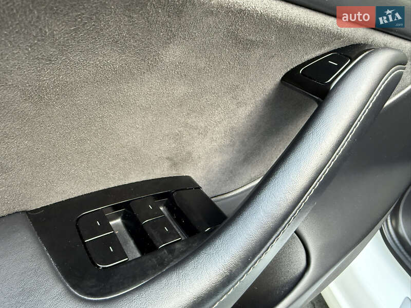 Седан Tesla Model 3 2020 в Дрогобыче