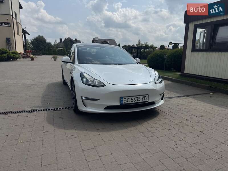 Седан Tesla Model 3 2022 в Стрые