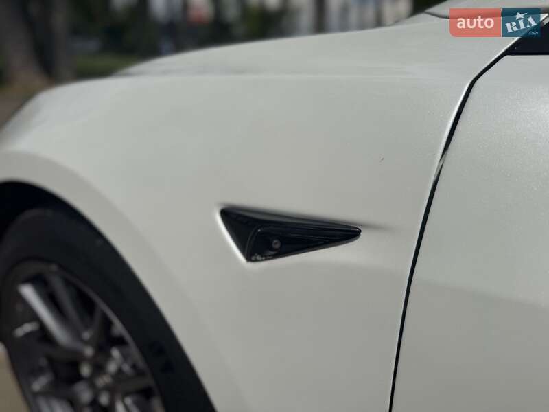 Седан Tesla Model 3 2022 в Стрые