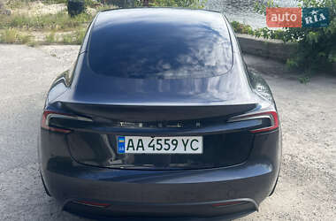 Седан Tesla Model 3 2024 в 