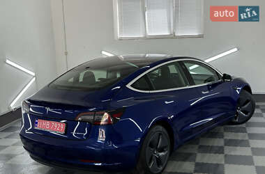 Седан Tesla Model 3 2019 в 