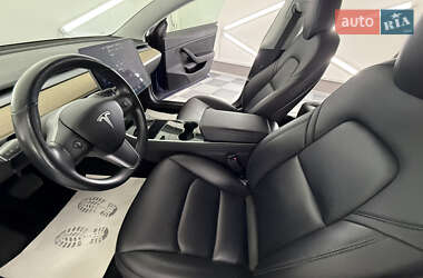 Седан Tesla Model 3 2019 в 