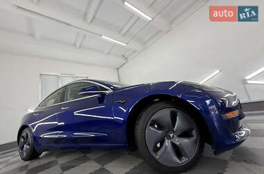 Седан Tesla Model 3 2019 в 