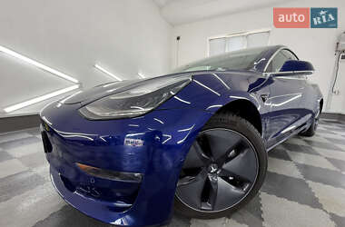 Седан Tesla Model 3 2019 в 