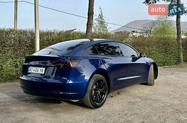 Седан Tesla Model 3 2022 в 