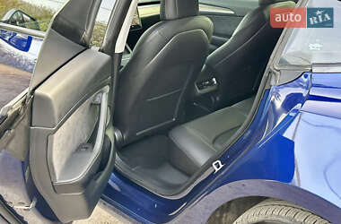 Седан Tesla Model 3 2022 в 