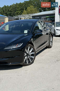 Седан Tesla Model 3 2024 в 