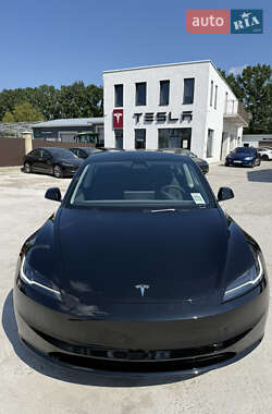 Седан Tesla Model 3 2024 в 