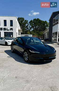 Седан Tesla Model 3 2024 в 