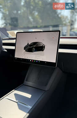 Седан Tesla Model 3 2024 в 