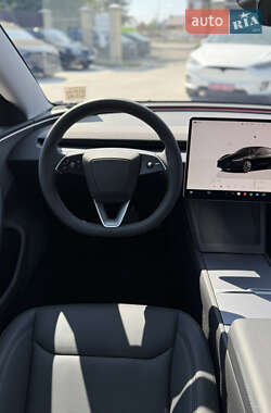Седан Tesla Model 3 2024 в 