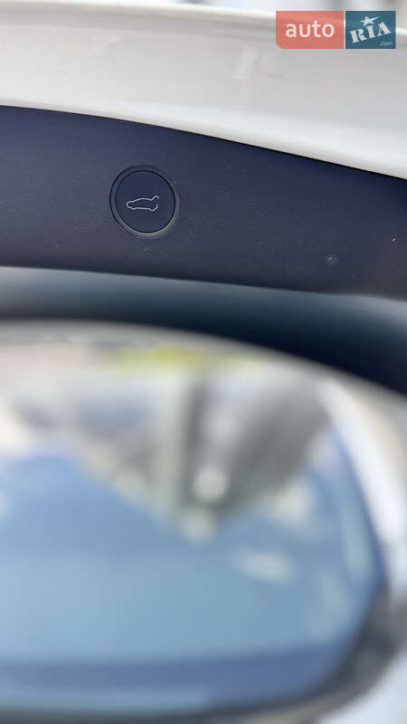 Седан Tesla Model 3 2023 в Киеве фото 11 Седан Tesla Model 3 2023 в Киеве
