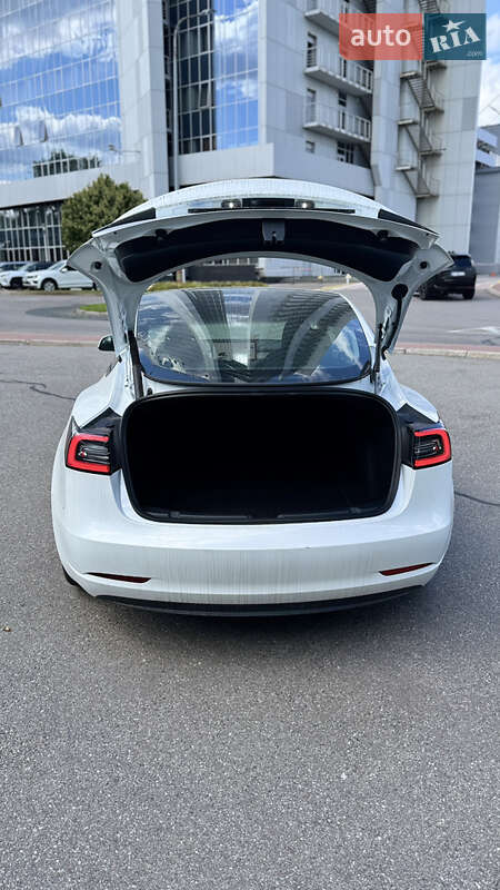 Седан Tesla Model 3 2023 в Киеве фото 13 Седан Tesla Model 3 2023 в Киеве