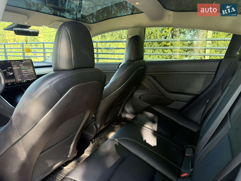 Седан Tesla Model 3 2019 в Днепре