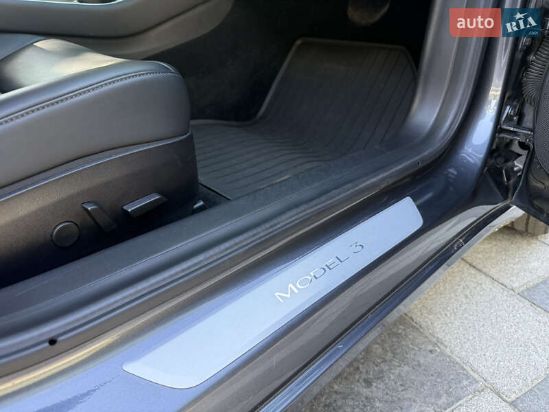 Седан Tesla Model 3 2019 в Днепре