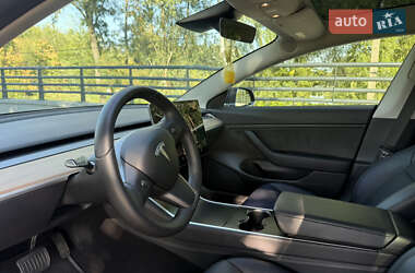 Седан Tesla Model 3 2019 в 