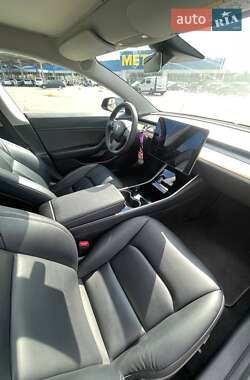 Седан Tesla Model 3 2019 в 