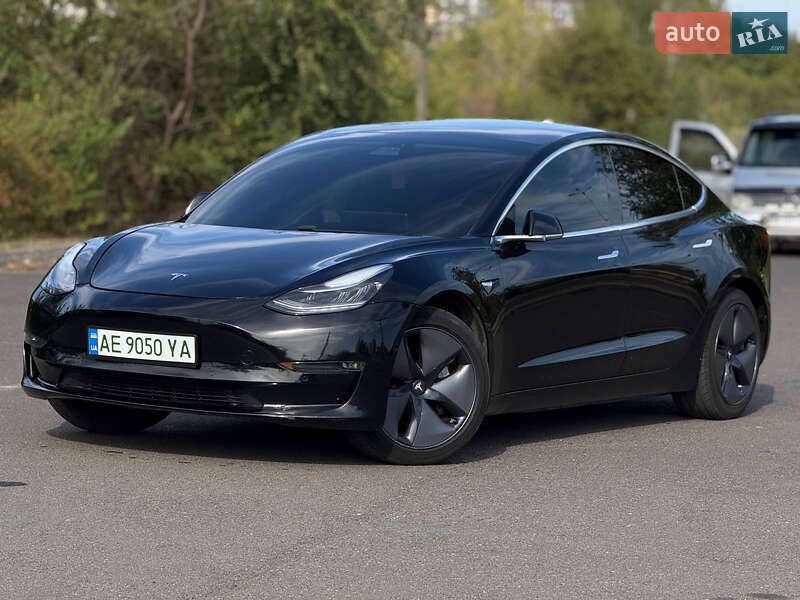 Седан Tesla Model 3 2019 в Кривому Розі