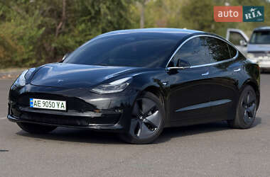 Седан Tesla Model 3 2019 в 