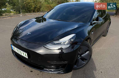 Седан Tesla Model 3 2019 в 
