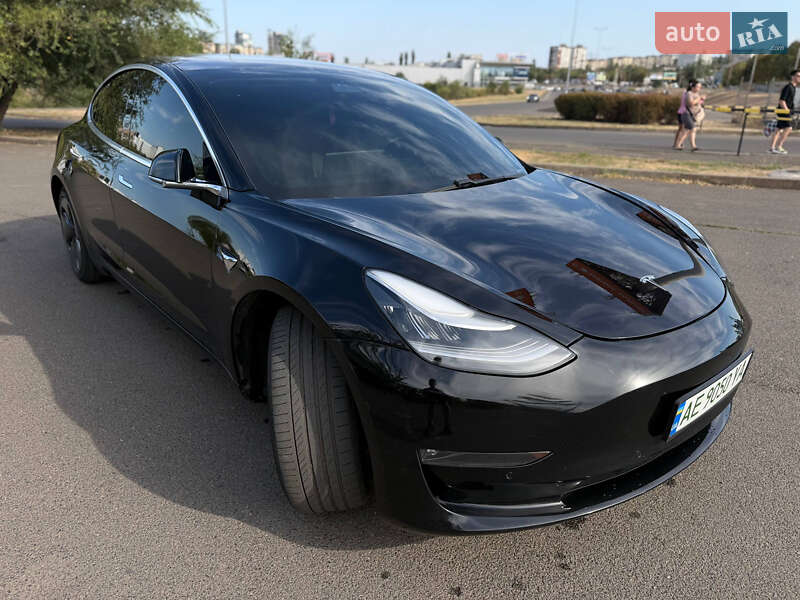 Седан Tesla Model 3 2019 в Кривому Розі