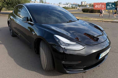 Седан Tesla Model 3 2019 в 