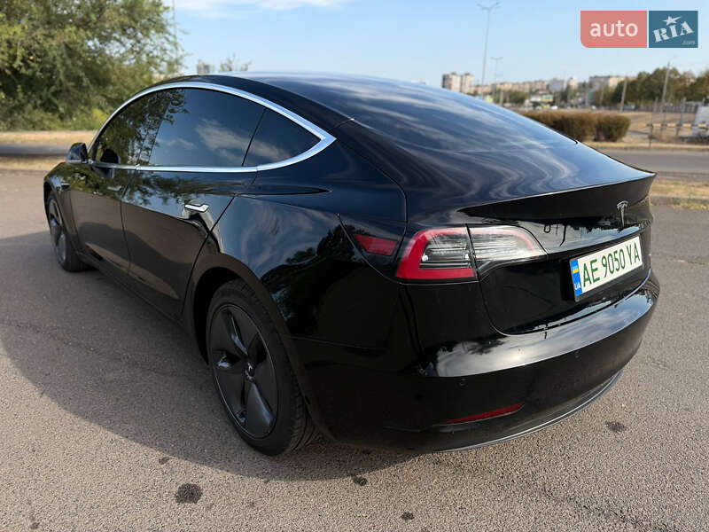 Седан Tesla Model 3 2019 в Кривому Розі