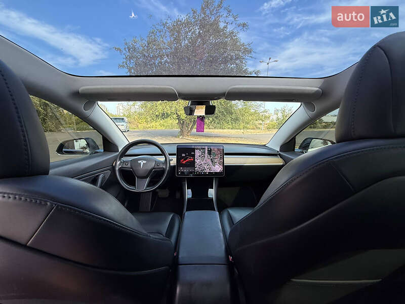 Седан Tesla Model 3 2019 в Кривому Розі