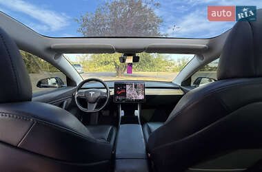 Седан Tesla Model 3 2019 в 