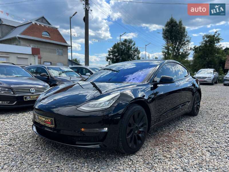 Седан Tesla Model 3 2018 в Коломиї