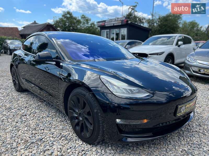Седан Tesla Model 3 2018 в Коломиї