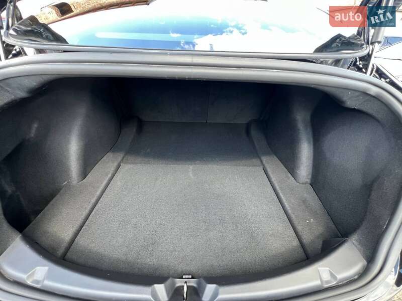 Седан Tesla Model 3 2018 в Коломиї