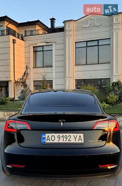Седан Tesla Model 3 2020 в Хусте