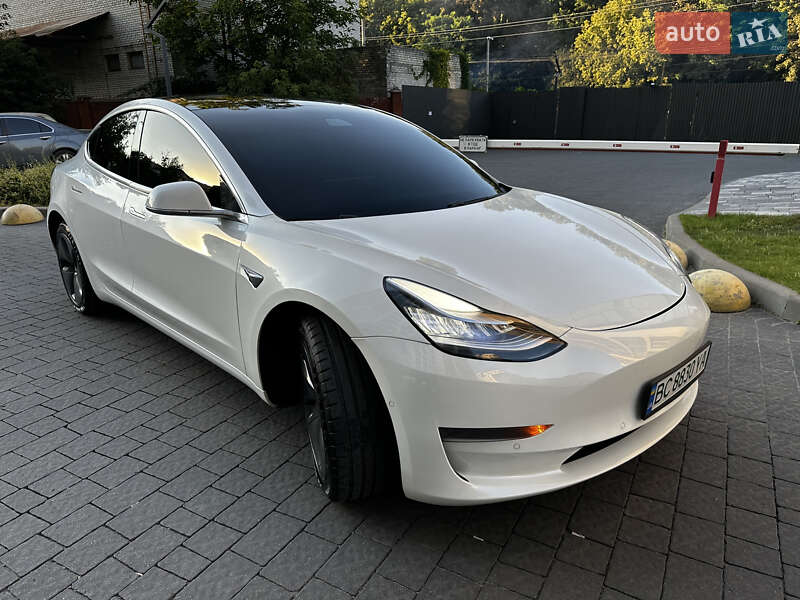 Седан Tesla Model 3 2019 в 