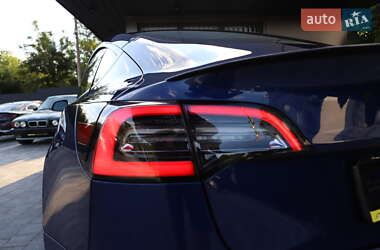 Седан Tesla Model 3 2022 в 