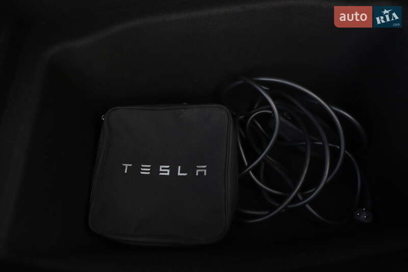 Седан Tesla Model 3 2022 в Дрогобичі фото 105 Седан Tesla Model 3 2022 в Дрогобичі