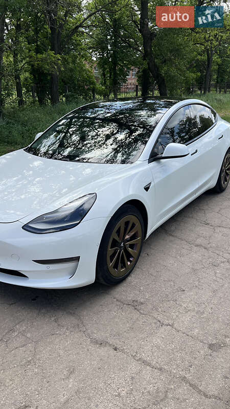Tesla Model 3 2021