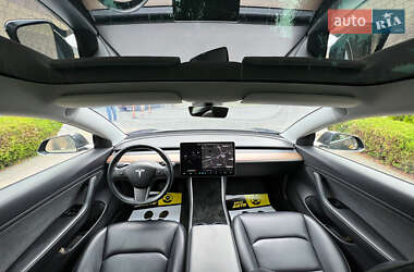 Седан Tesla Model 3 2019 в 