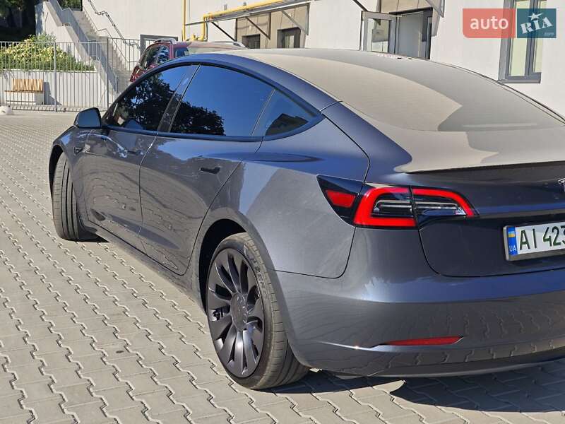 Седан Tesla Model 3 2023 в Фастові
