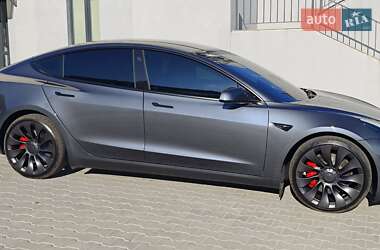 Седан Tesla Model 3 2023 в 