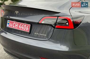 Седан Tesla Model 3 2022 в 