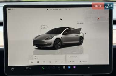 Седан Tesla Model 3 2022 в 